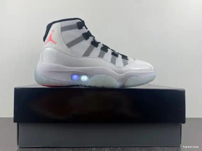 HYPE Jordan (CN Plug) DD3522-100 11 White Air Adapt 0418